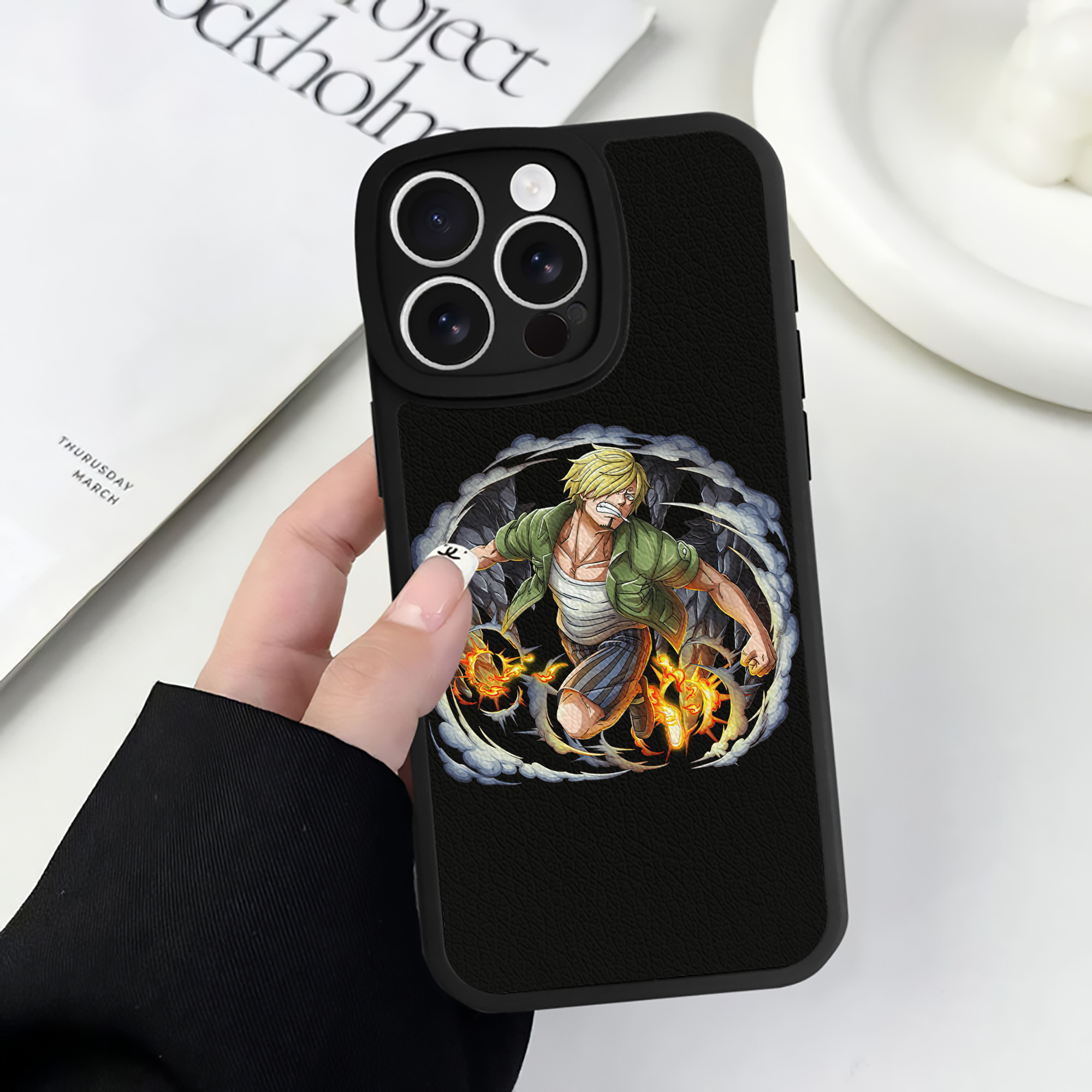 （画像用） ワンピース サンジ ONE PIECE Sanji 【iPhone 16シリーズ対応】シリコンスマホケース（レザー調） 材質：シリコン